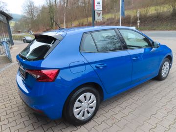 Fotografie 4 des Skoda Fabia Ambition 1.0 MPi Bluetooth SmartLink Touch