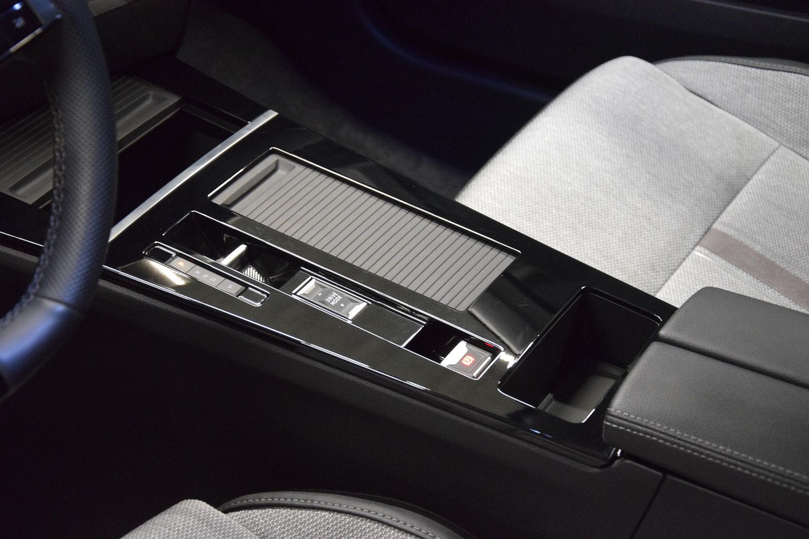 Fahrzeugabbildung Opel Astra L Sports Tourer Elegance Kamera NAV Ambien