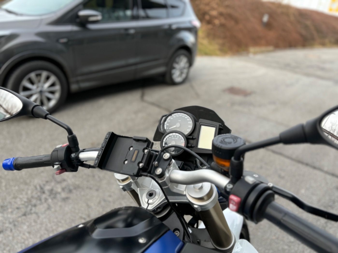 Fahrzeugabbildung BMW F 800 R Touren- und Dynamikpaket