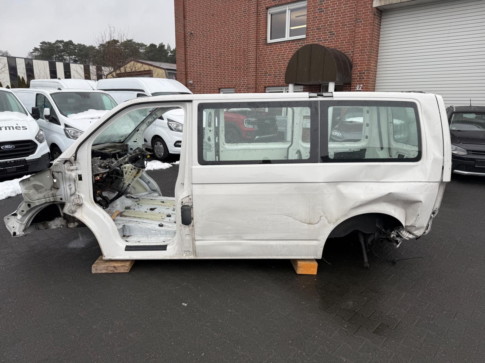 Volkswagen T6 Transporter Kasten Rohkarosserie mit Papieren