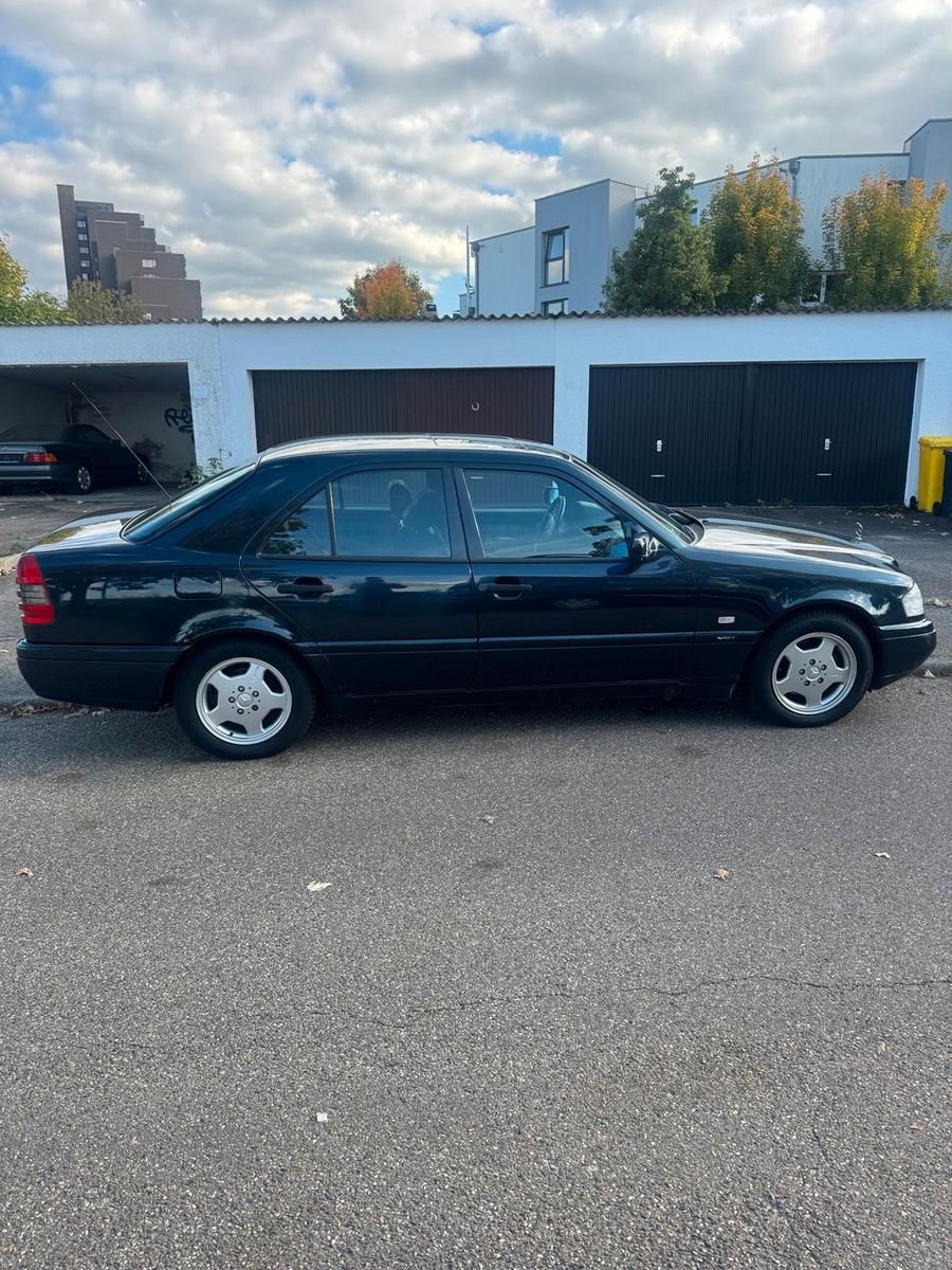 Mercedes-Benz C 230