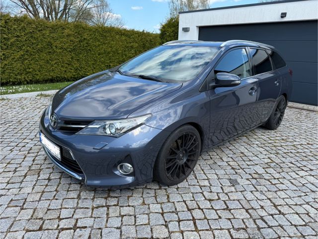 TOYOTA Auris Touring Sports