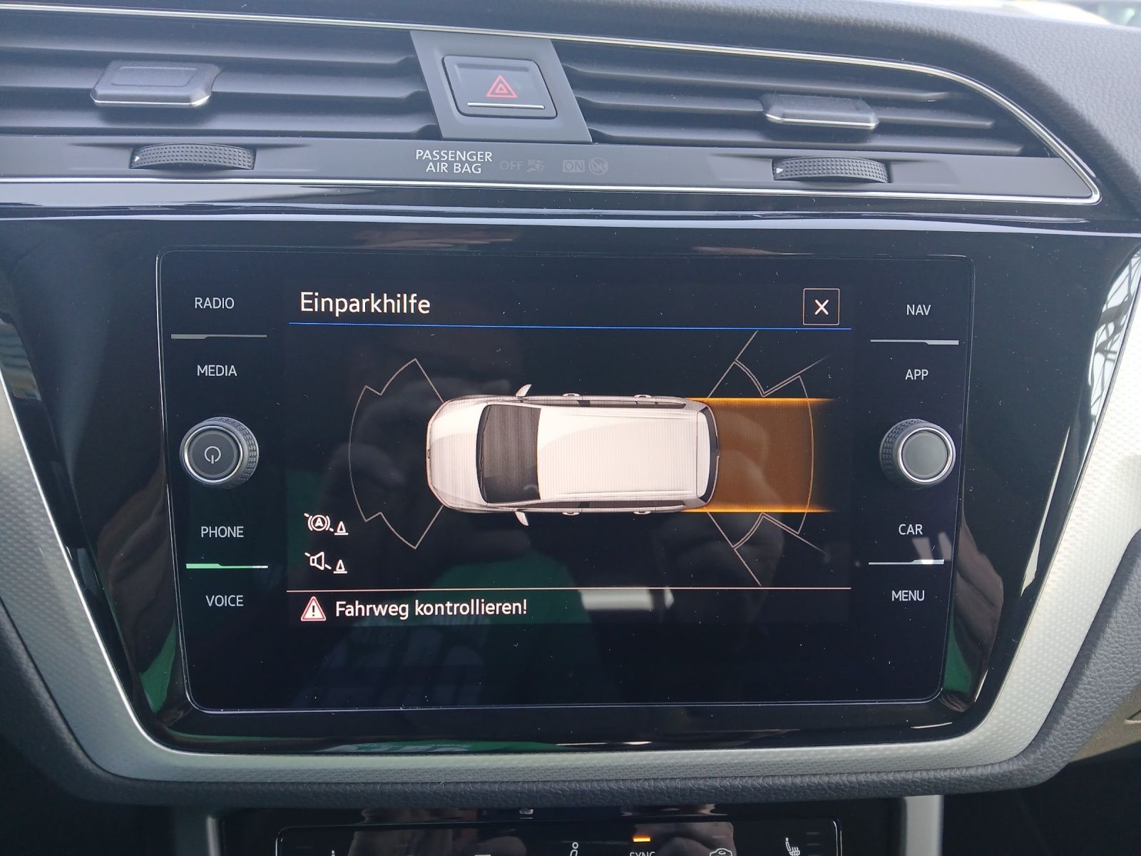 Fahrzeugabbildung Volkswagen Touran TSI Move DSG 7-Si Navi AID ACC PDC SH LM
