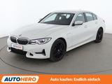 BMW 330e Luxury Line Aut.*NAVI*CAM*HUD*TEMPO*SHZ* - BMW 330 mit Hybrid-Antrieb: Limousine