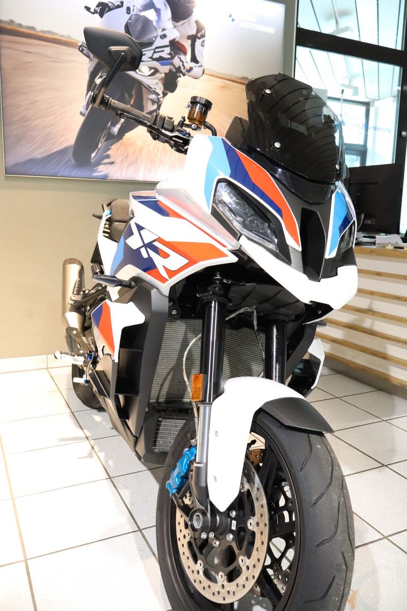 Fahrzeugabbildung BMW M1000 XR