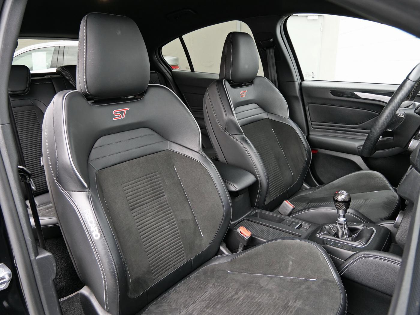 Ford Focus 2.3 ST | PERFORMANCE PAKET | DESIGN PAKET