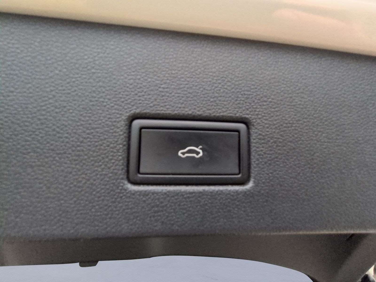 T-Roc 2.0 TDI DSG R Line NAVI+KAMERA+MATRIX