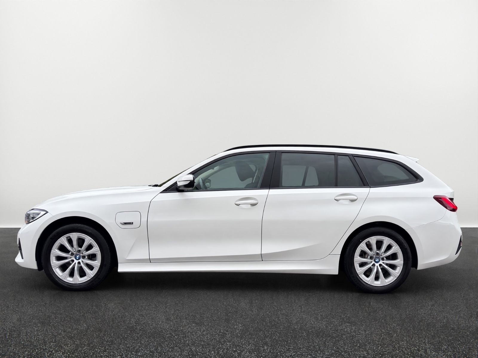 BMW 320e Touring Advantage*CARPLAY*ACC*LED*WINTER* imagem 2