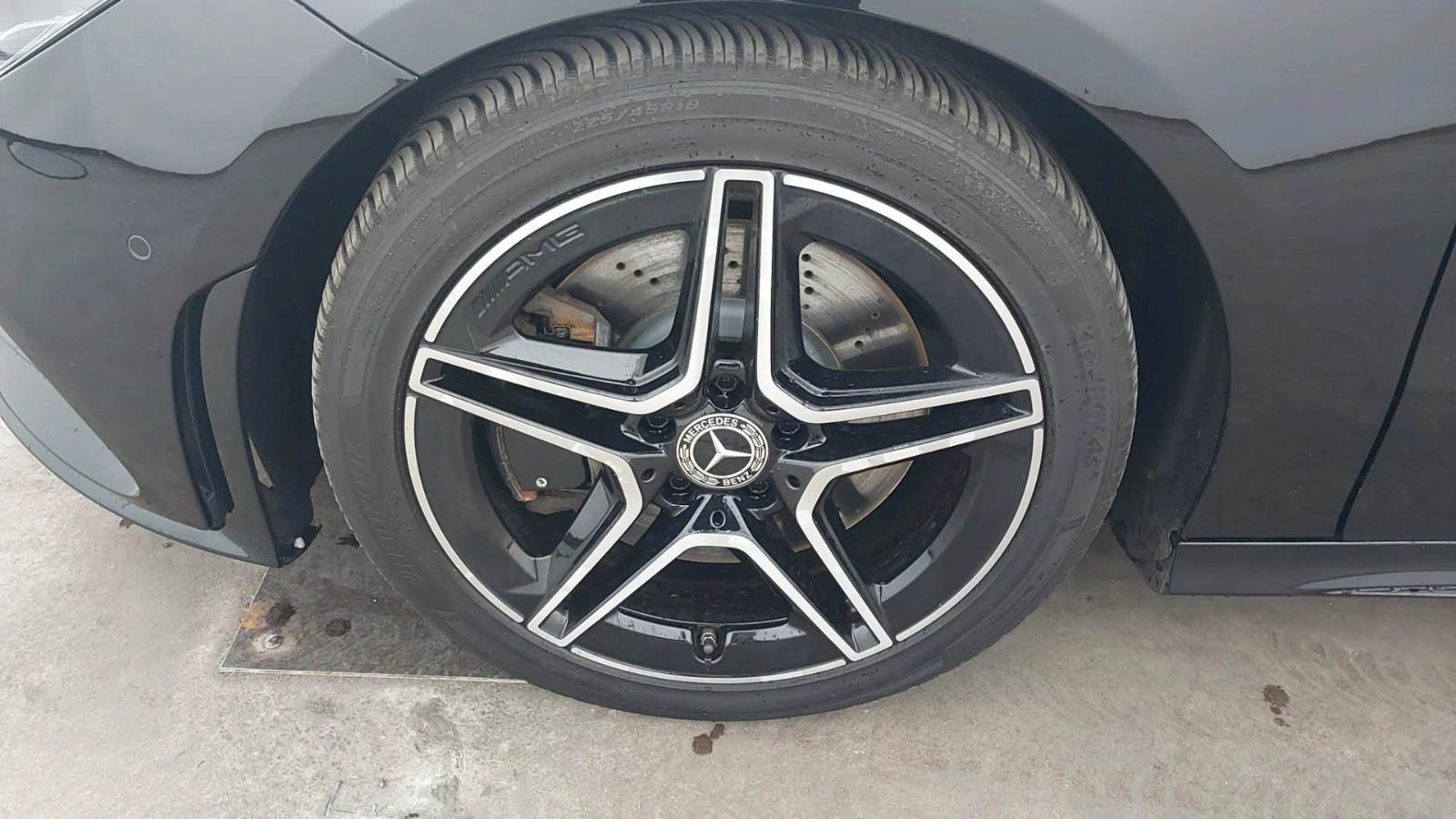 Mercedes-Benz CLA 250 AMG Night-Paket Pano Navi LED Kamera SHZ