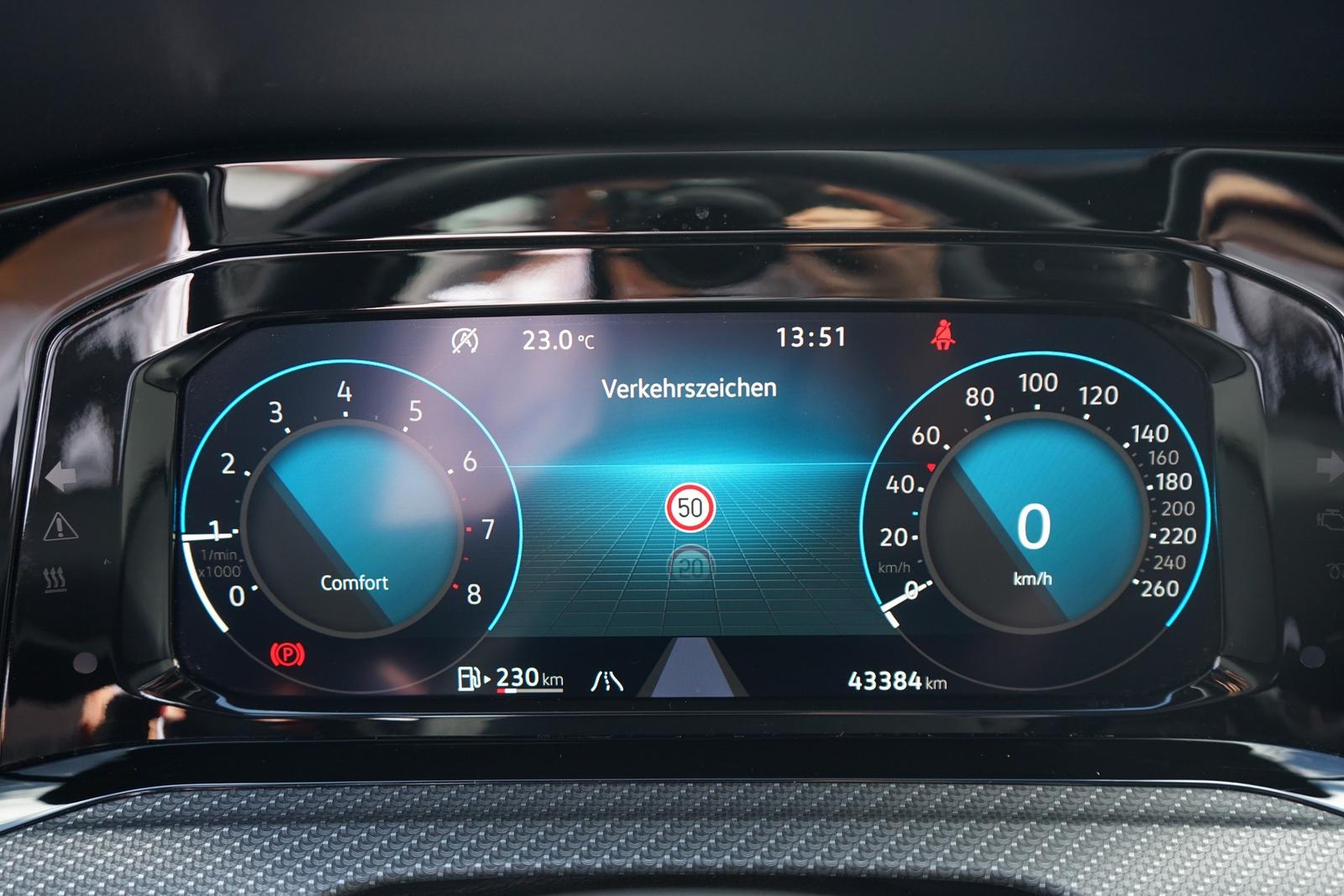 Volkswagen Golf VIII Variant 1.5 TSI R-Line LED Panorama, миниатюра 25