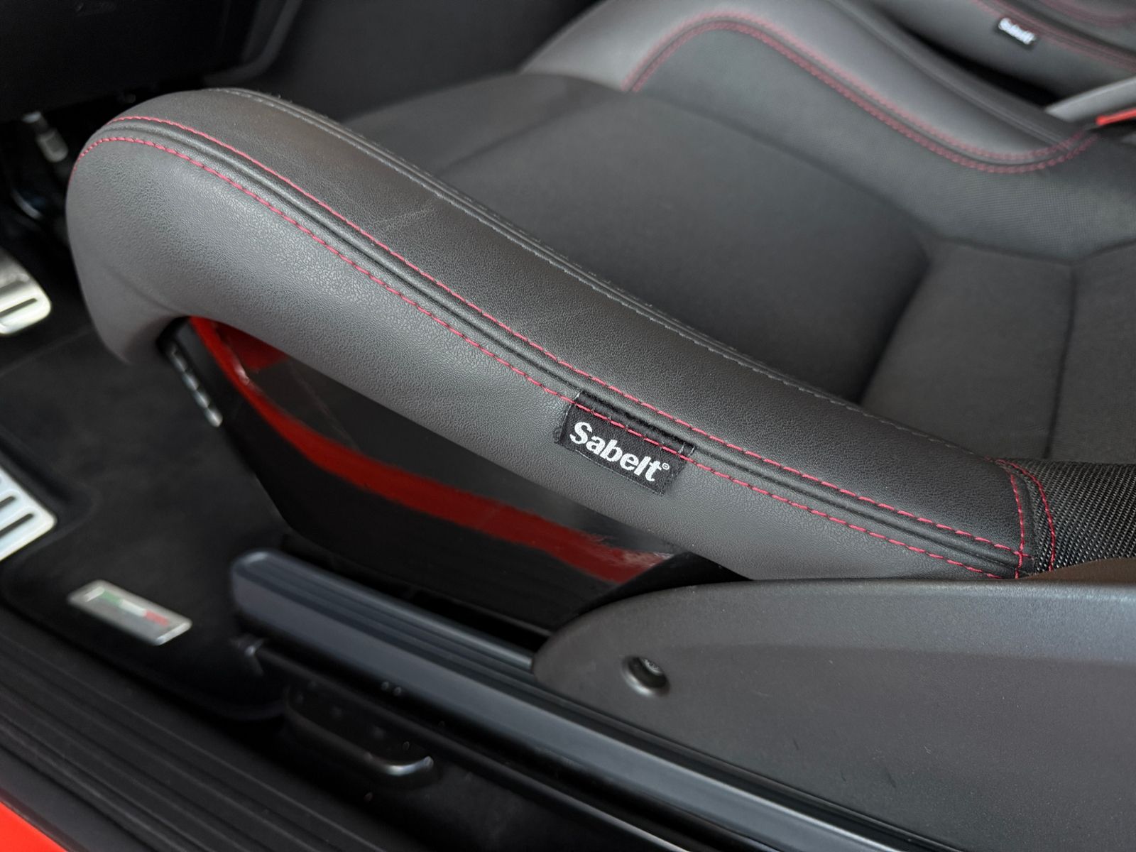 Fahrzeugabbildung Abarth 695 Competizione BEATS NAVI SABELT