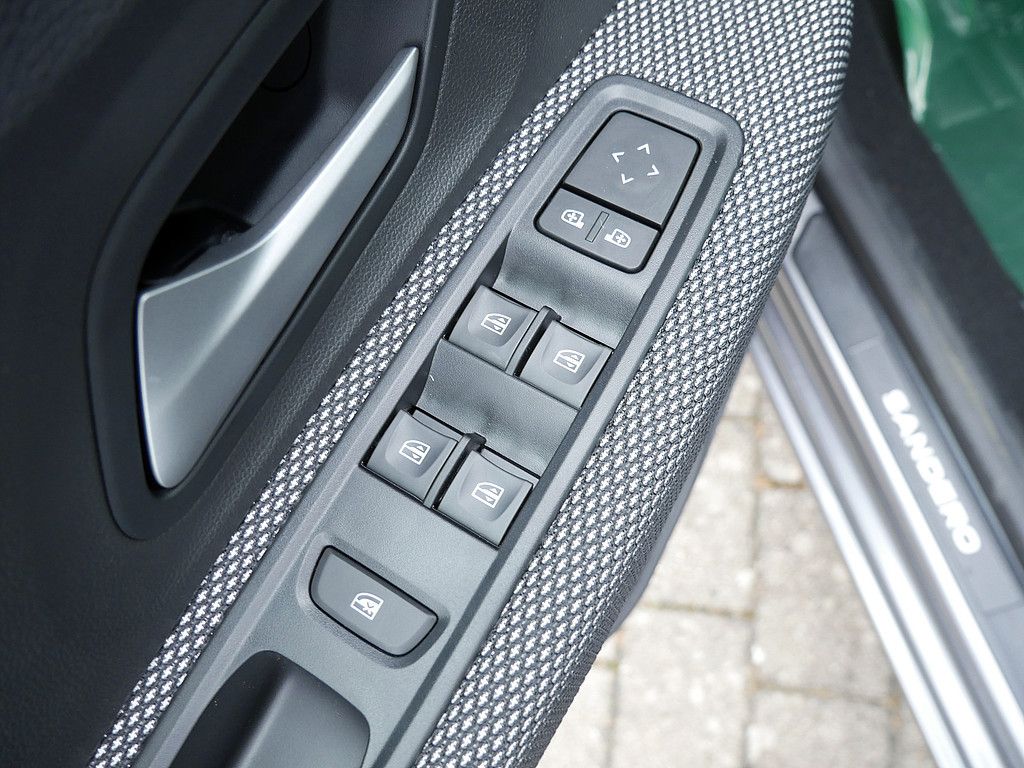 Fahrzeugabbildung Dacia Sandero Journey TCe 90