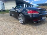 BMW Z4 sDrive20i - - BMW Z4 mit Benzin-Antrieb: Schwarz, Leder, Navigationssystem, Cabrio