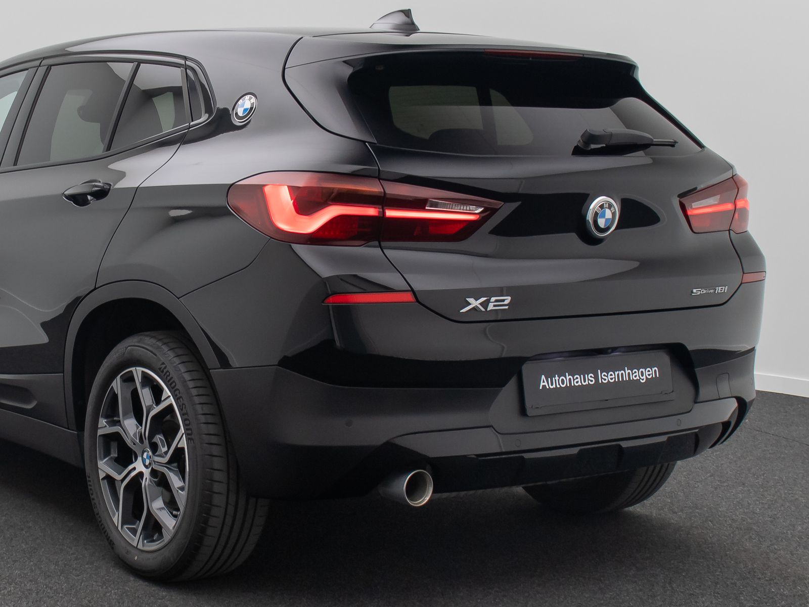 Fahrzeugabbildung BMW X2 sD18i  Kamera DAB AHK Navi HiFi Sportsitz 18"