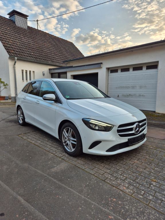 Image of Mercedes-Benz B 200