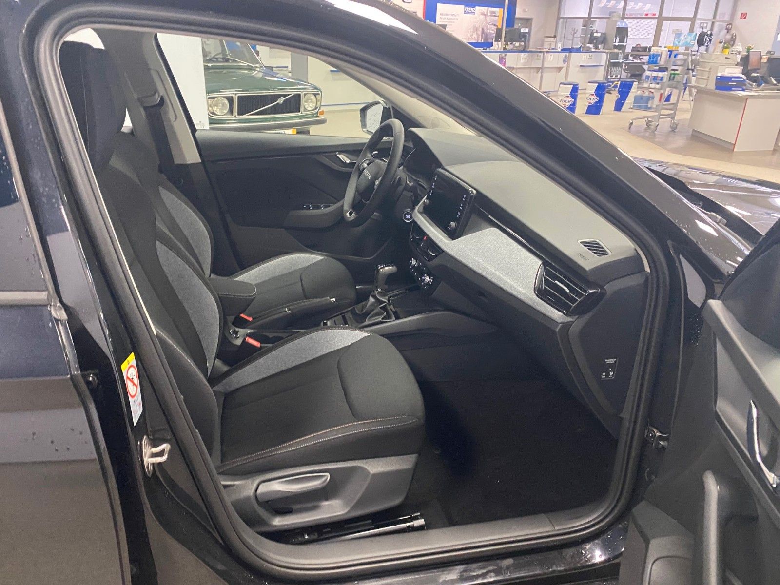 Fahrzeugabbildung SKODA Kamiq 1.5 TSI DSG Selection+SITZHEIZUNG+KAMERA++