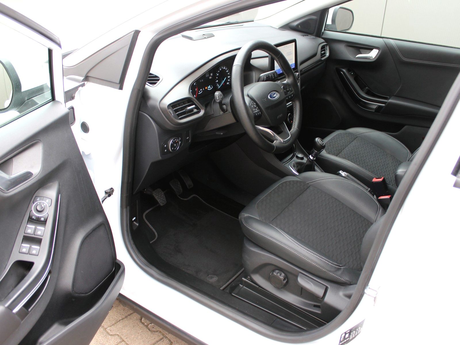Fahrzeugabbildung Ford Puma Titanium X 1,0 EcoBoost Mild Hybrid