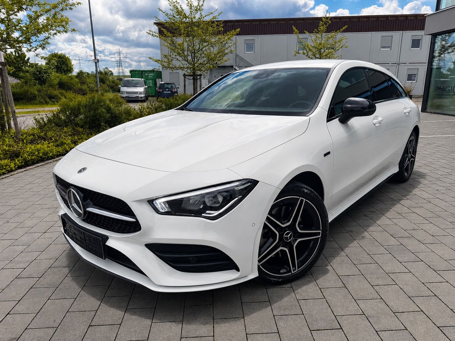 MERCEDES-BENZ CLA 250 Shooting Brake AMG Line