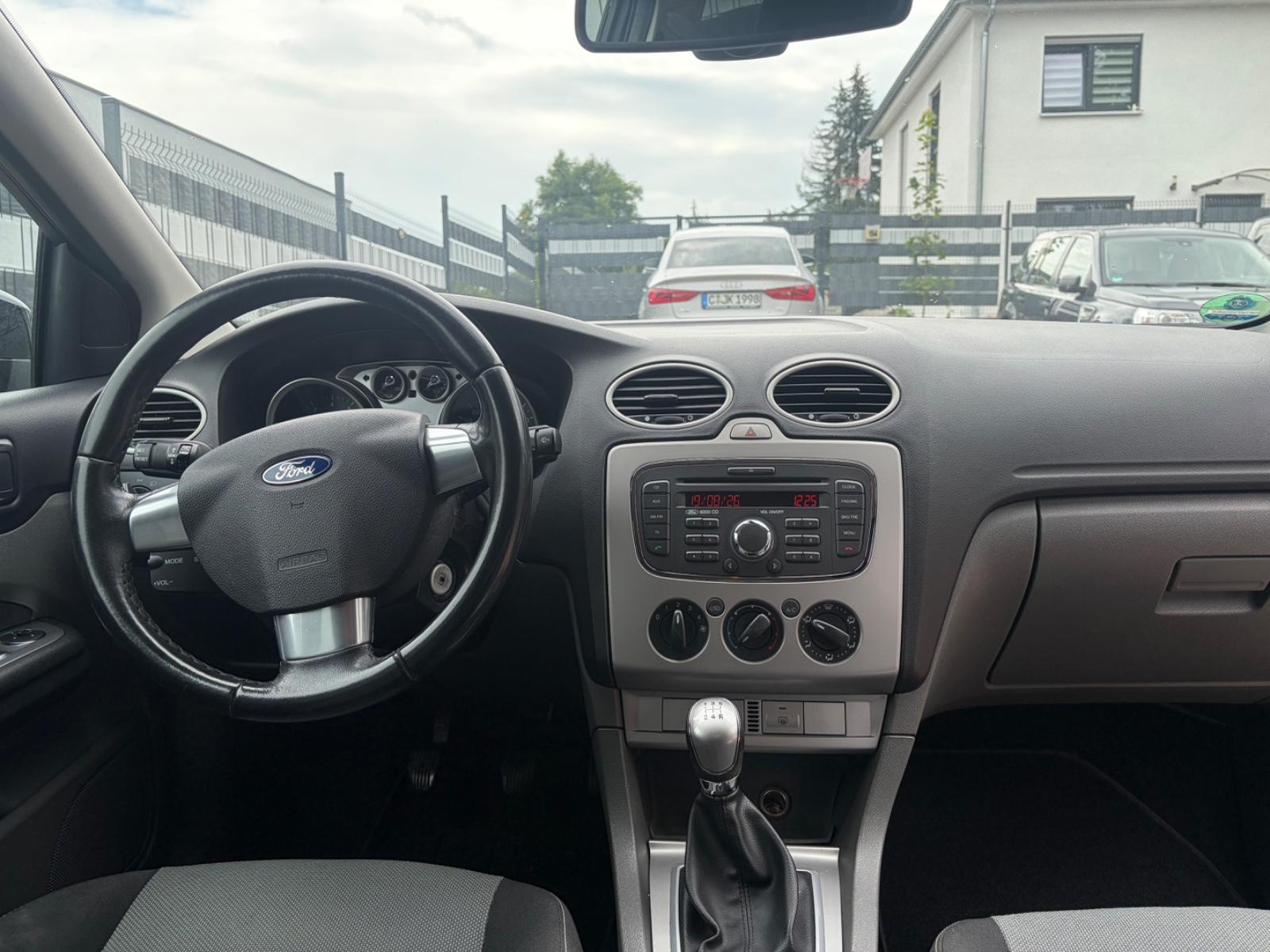 Ford Focus 2009 — photo 9