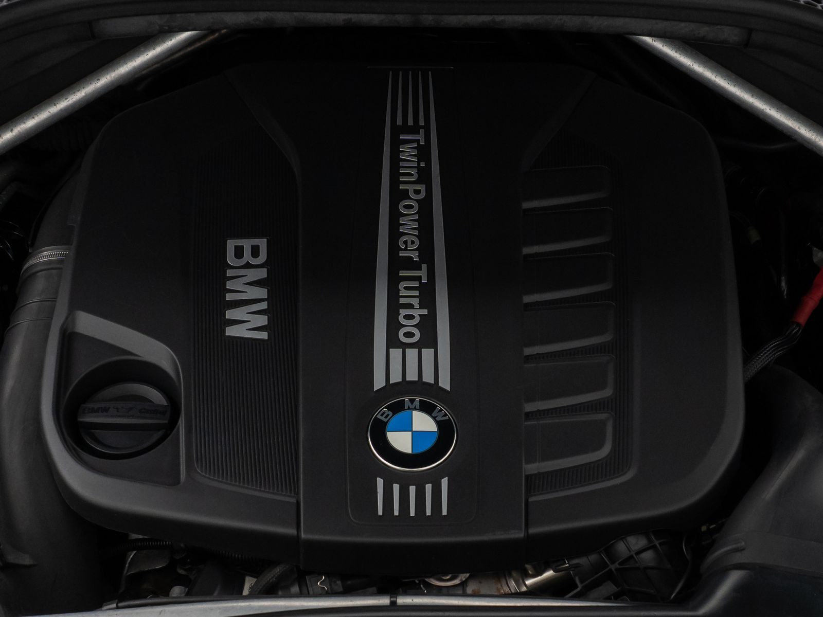 Fahrzeugabbildung BMW X5 xD30d M Sport HUD HiFi NaviPro PDC LED Leder