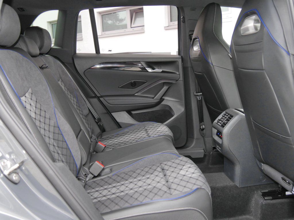 Fahrzeugabbildung Volkswagen Tiguan 2.0 TDI R-Line AHK Matrix Kamera AppConne