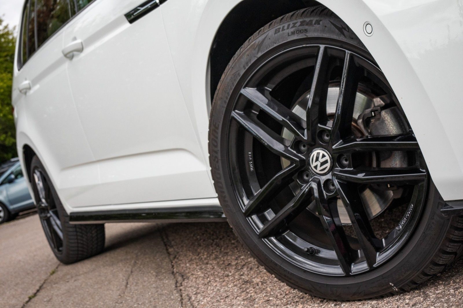 Fahrzeugabbildung Volkswagen Touran Highline R-Line*AHK*DSG*PANO*