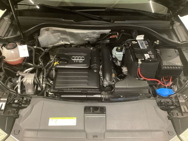 Q3 sport 1.4 TFSI cod 6-Gang,AHZV,Navi