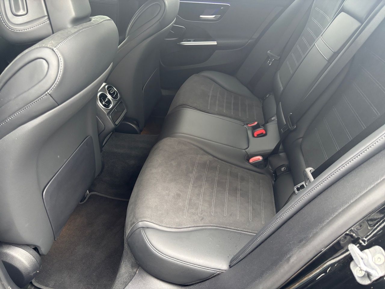 Fahrzeugabbildung Mercedes-Benz C 300 e 4M ACC AUT DynLicht Fernlichtass. Kam.