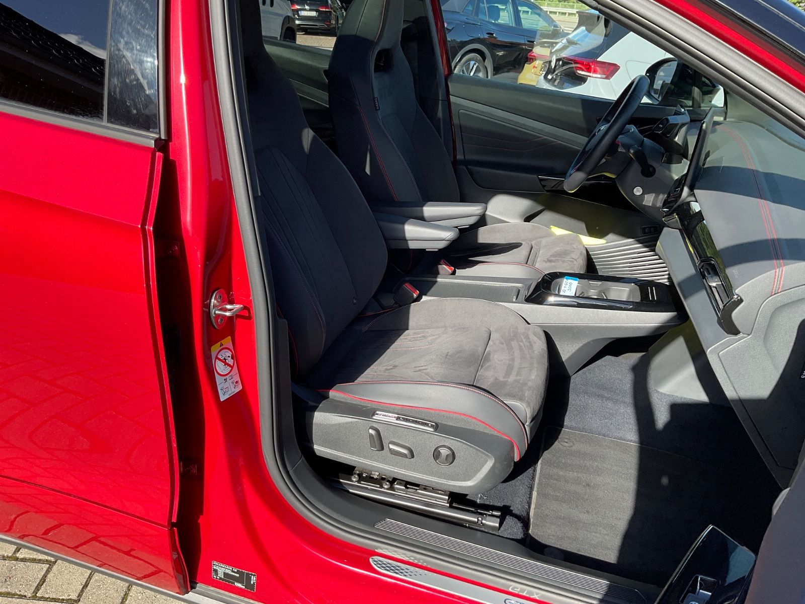 Fahrzeugabbildung Volkswagen ID.4 GTX 82 kWh 4M,Panorama,AHK,Navi,Kamera