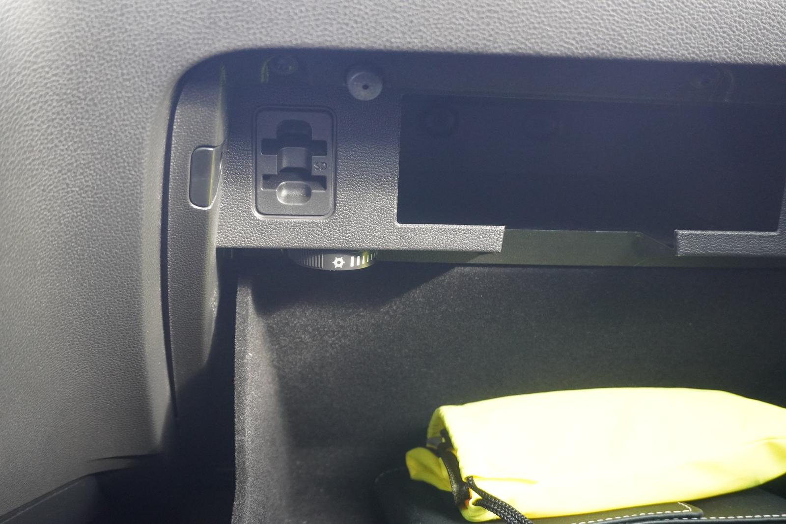 Volkswagen Passat 1.5 TSI Elegance LED Sitzheizung, миниатюра 29