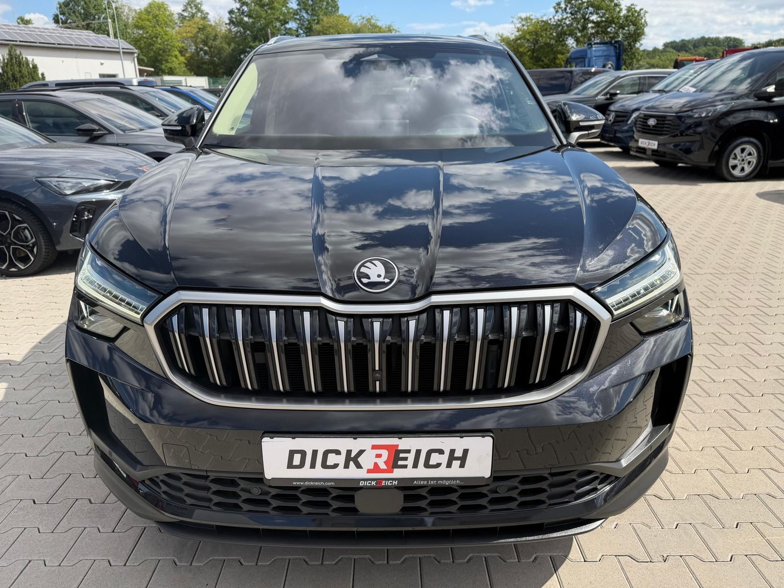 Illustration du véhicule SKODA Kodiaq 2.0 TDI 4x4 Selec PANO*AHK*MATRIX*StandH.