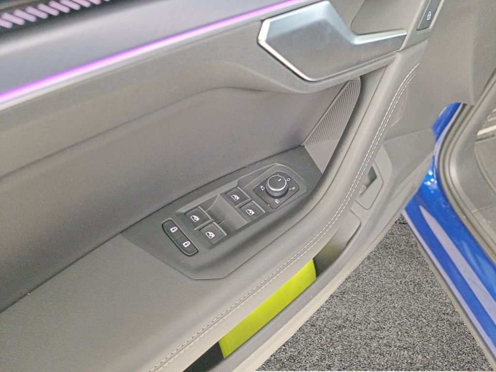 Fahrzeugabbildung Volkswagen Touareg R-Line Dynaudio Head Up Facelift Voll