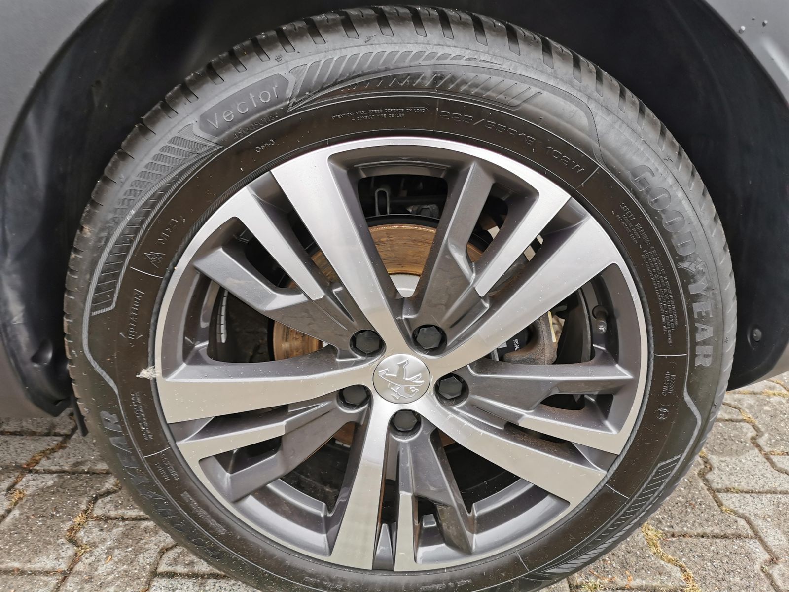 Fahrzeugabbildung Peugeot 3008 1.6 Hybrid 225 (Plug-In), Road Trip