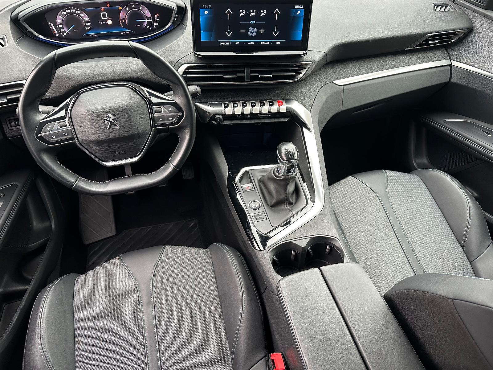 Peugeot 3008 PureTech 130 Allure Pack NAV+LED+KAM