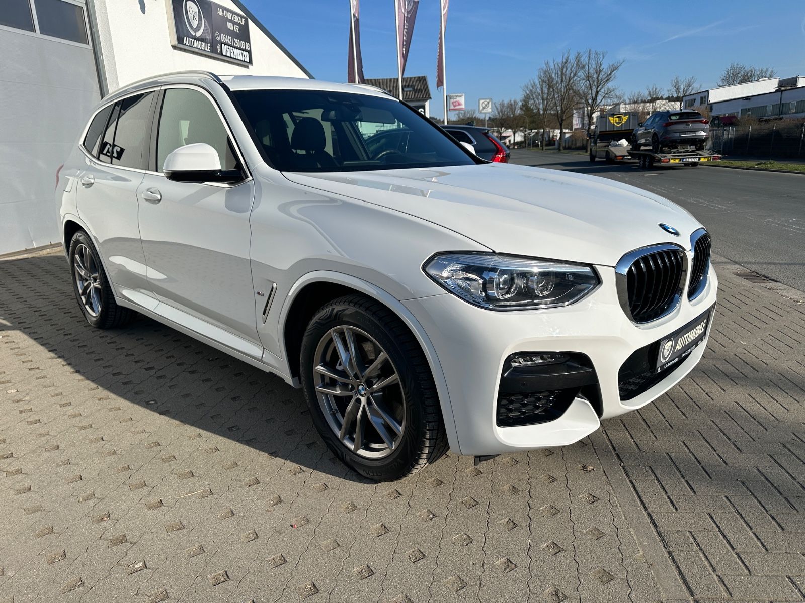 Fahrzeugabbildung BMW X3 xDrive30e M-Sport/Navi/Head-Up/LED/AHK