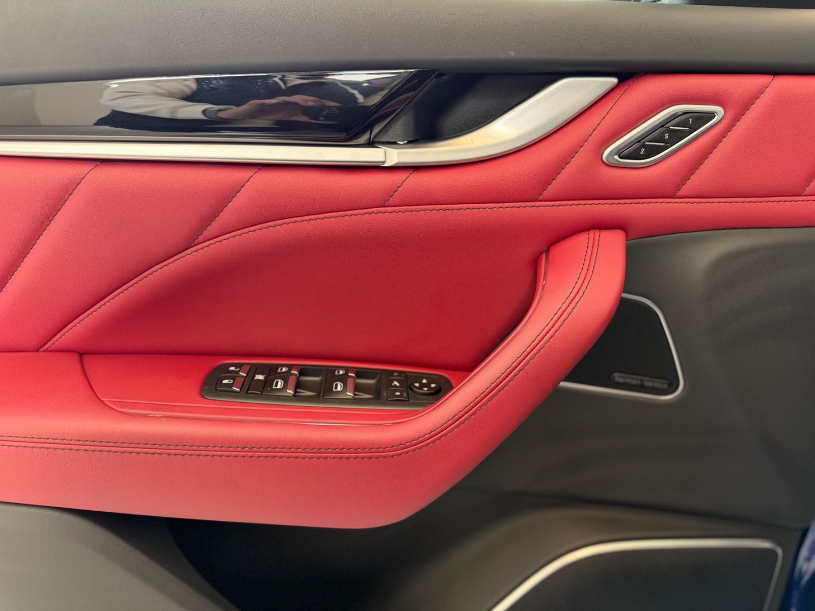 Levante GT Mild-Hybrid Soft Close Pano 21"