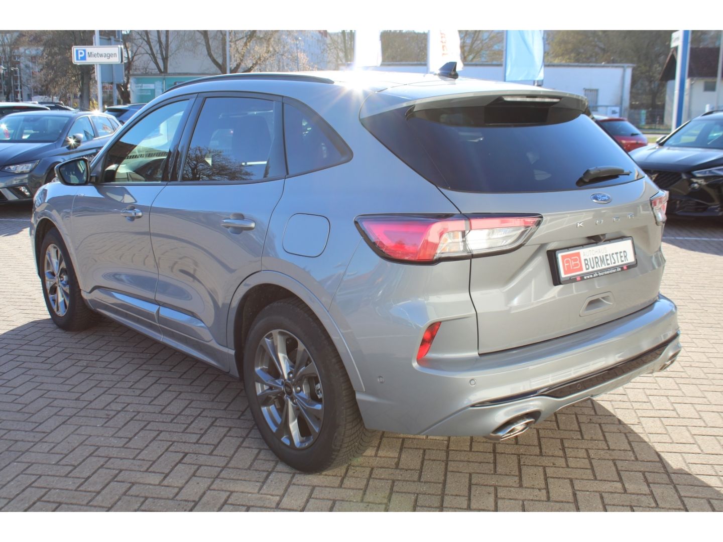 Fahrzeugabbildung Ford Kuga ST-Line X LED AHK Navi GJR Pano  RFK VZE TW