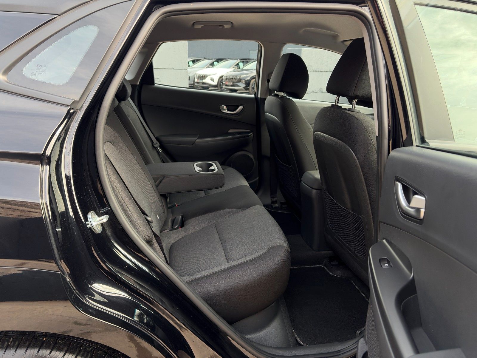 Fahrzeugabbildung Hyundai KONA E Select ACC LHZ SHZ LKAS PDC Kam CarPlay