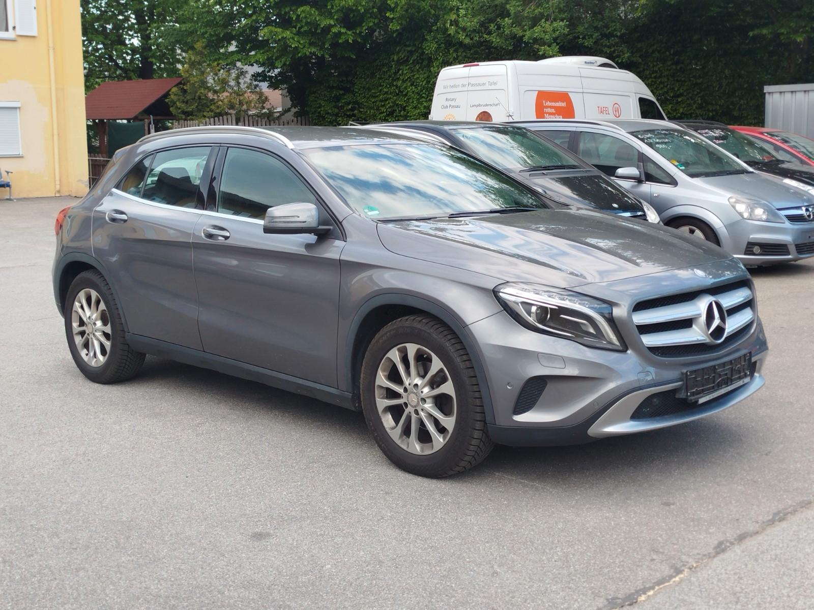 Mercedes-Benz GLA 200 GLA Navi Kamera Tüv 02/2028