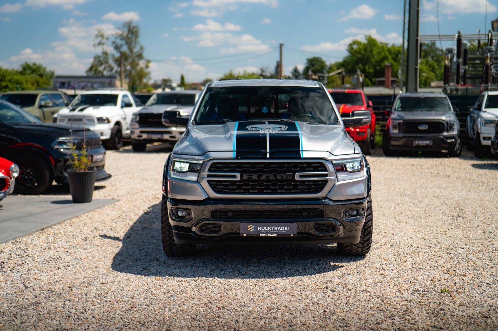 Fahrzeugabbildung Dodge RAM 5.7 V8 HEMI 4x4 OFFROAD Night PUNISHER 19%