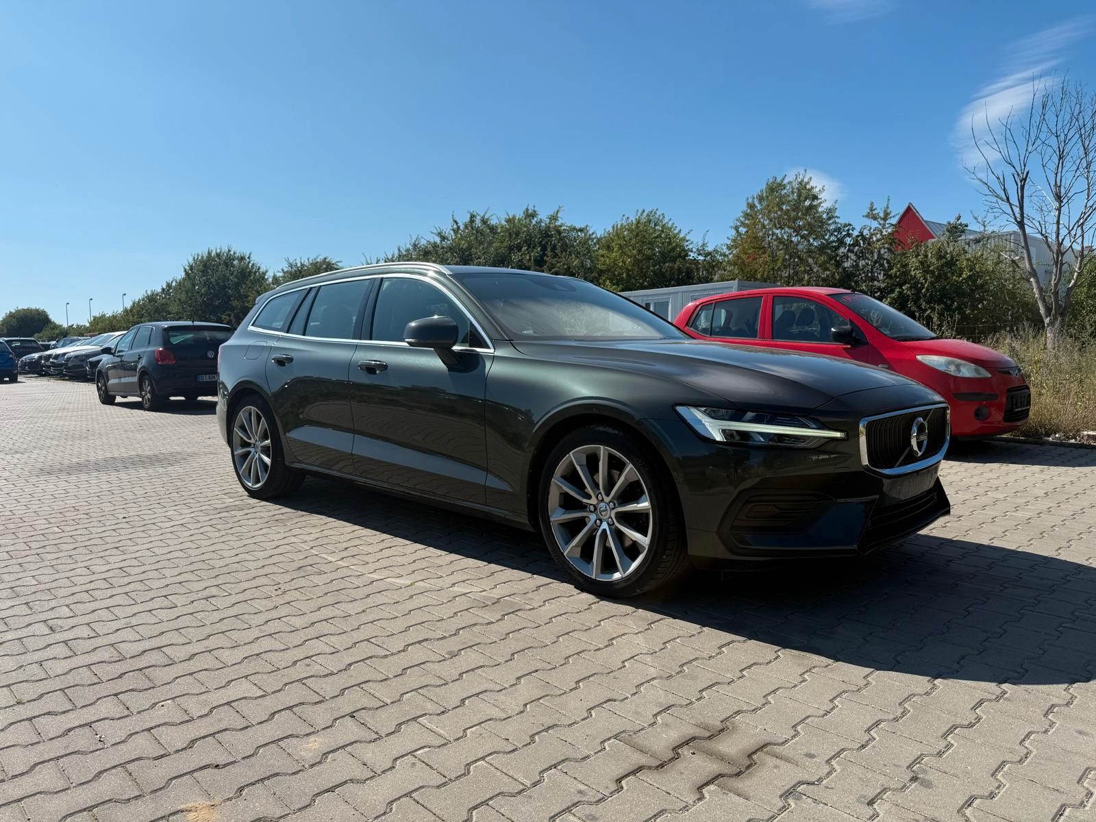 Volvo Volvo V60 Kombi Momentum Pro Leder Navi Led