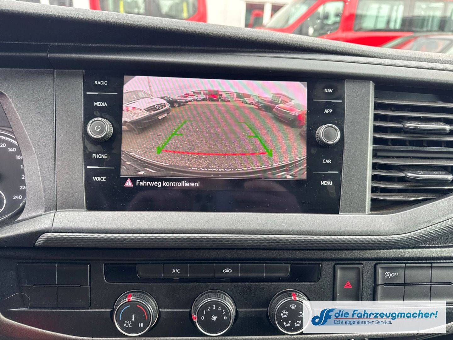 Fahrzeugabbildung Volkswagen Transporter T6.1 Kasten FWD Navi LED *EXPORT