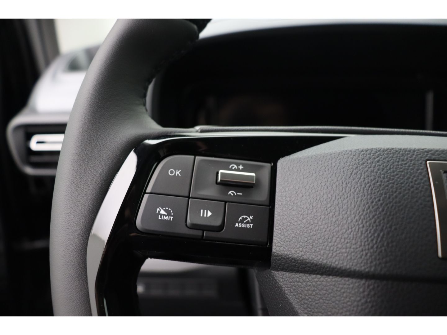 Fahrzeugabbildung Fiat Doblo Kombi L2 1.5 Diesel 96 kW Navigation