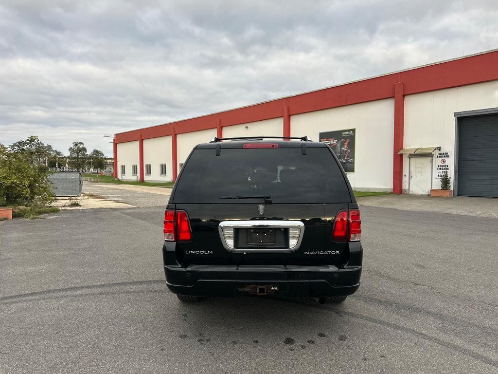 Lincoln Navigator