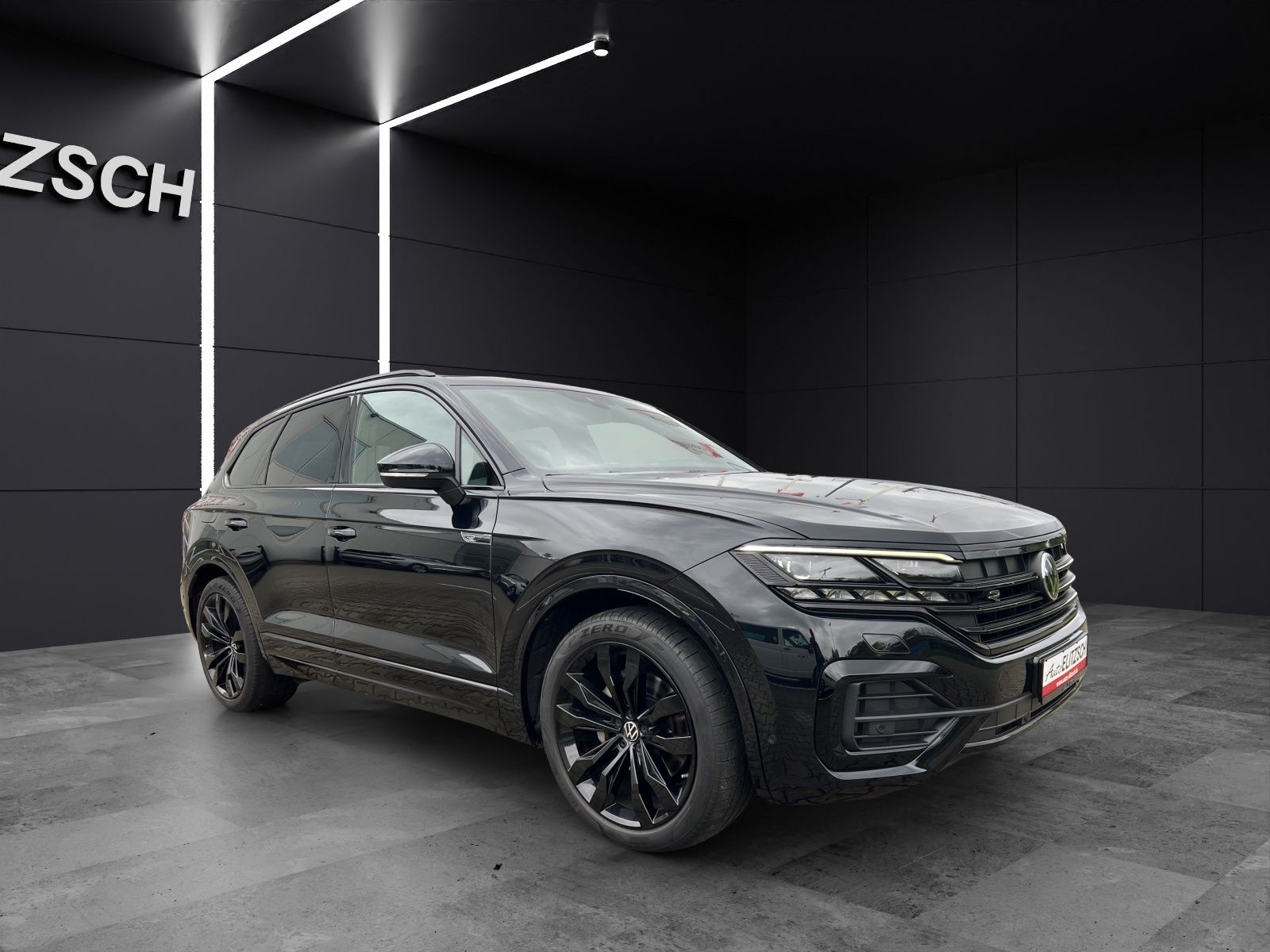 Fahrzeugabbildung Volkswagen Touareg R-Line 4M TDI IQ.Light ACC AHK LUFT STH