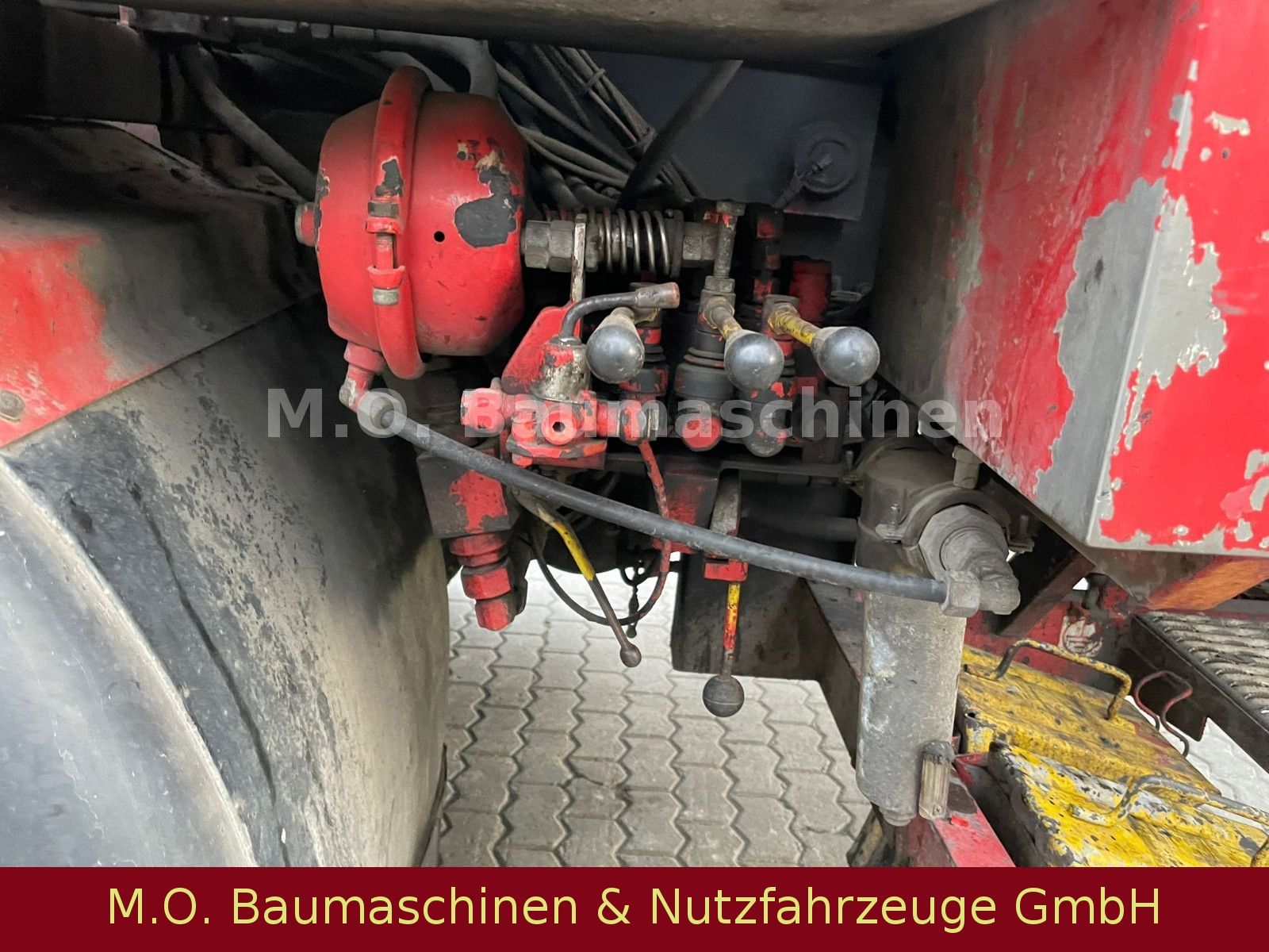 Fahrzeugabbildung Andere Kutschke D/NRW/017906/Saug-und Spülwagen /9.000L
