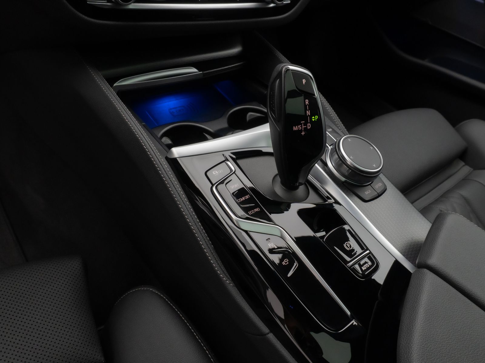 Fahrzeugabbildung BMW 530i M Sport Panorama 360°Laser HUD DAB H/K 19"
