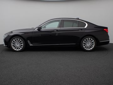 Fahrzeugabbildung BMW 730d xDr LED ACC HUD HI-FI DAB Kamera 360°