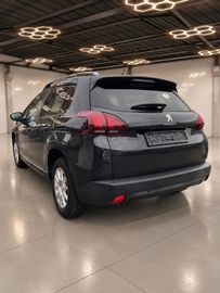Peugeot 2008 - 8