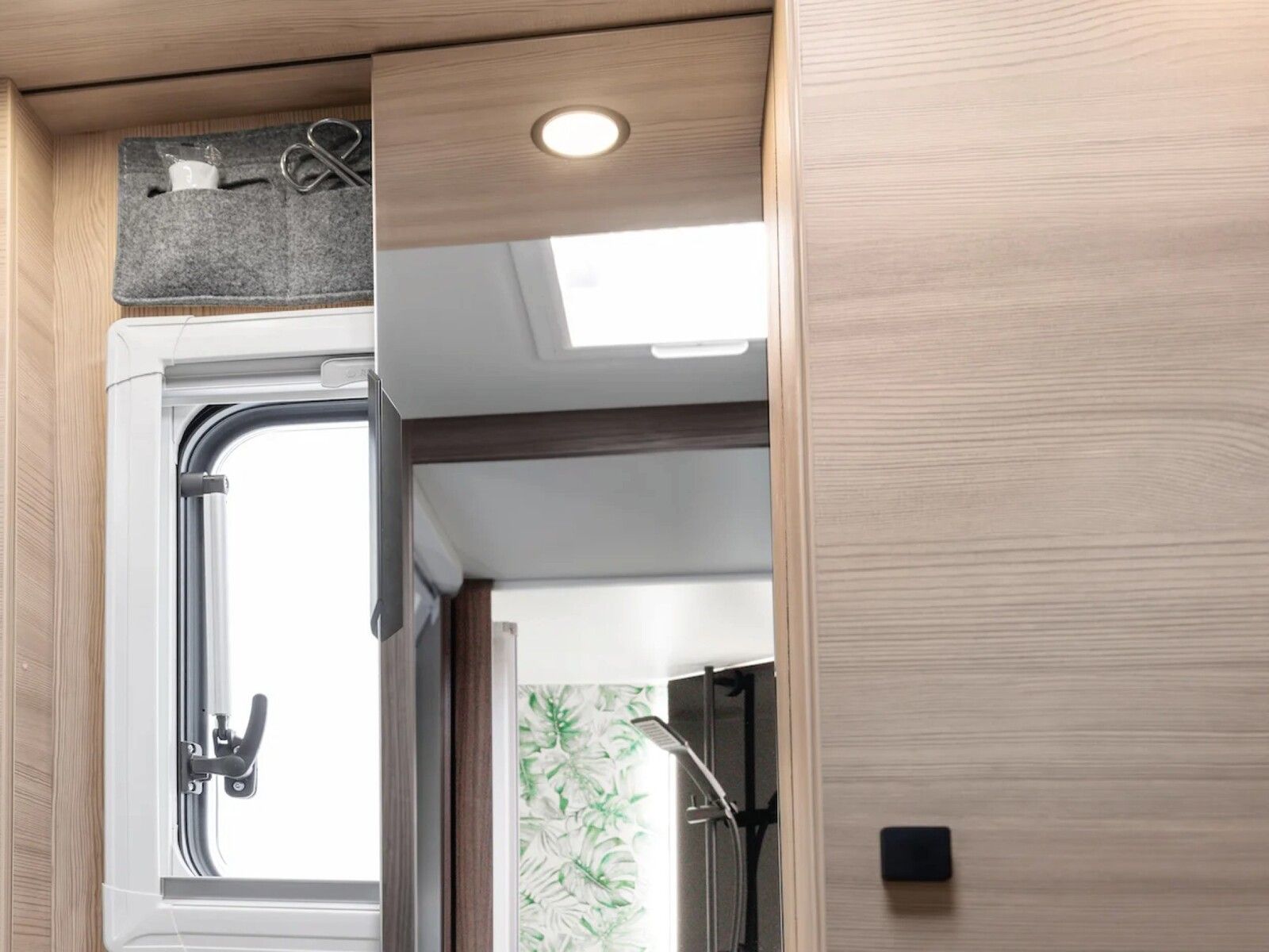 Fahrzeugabbildung Eura Mobil Profila T PT 726 EF Dörr 30 Jahre Sonderedition